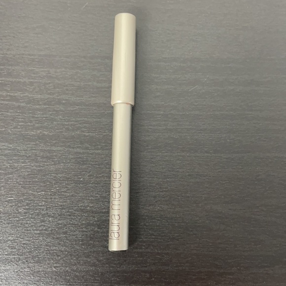 Laura Mercier 6 Piece Skincare/Makeup Sampler Set - Picture 3 of 5